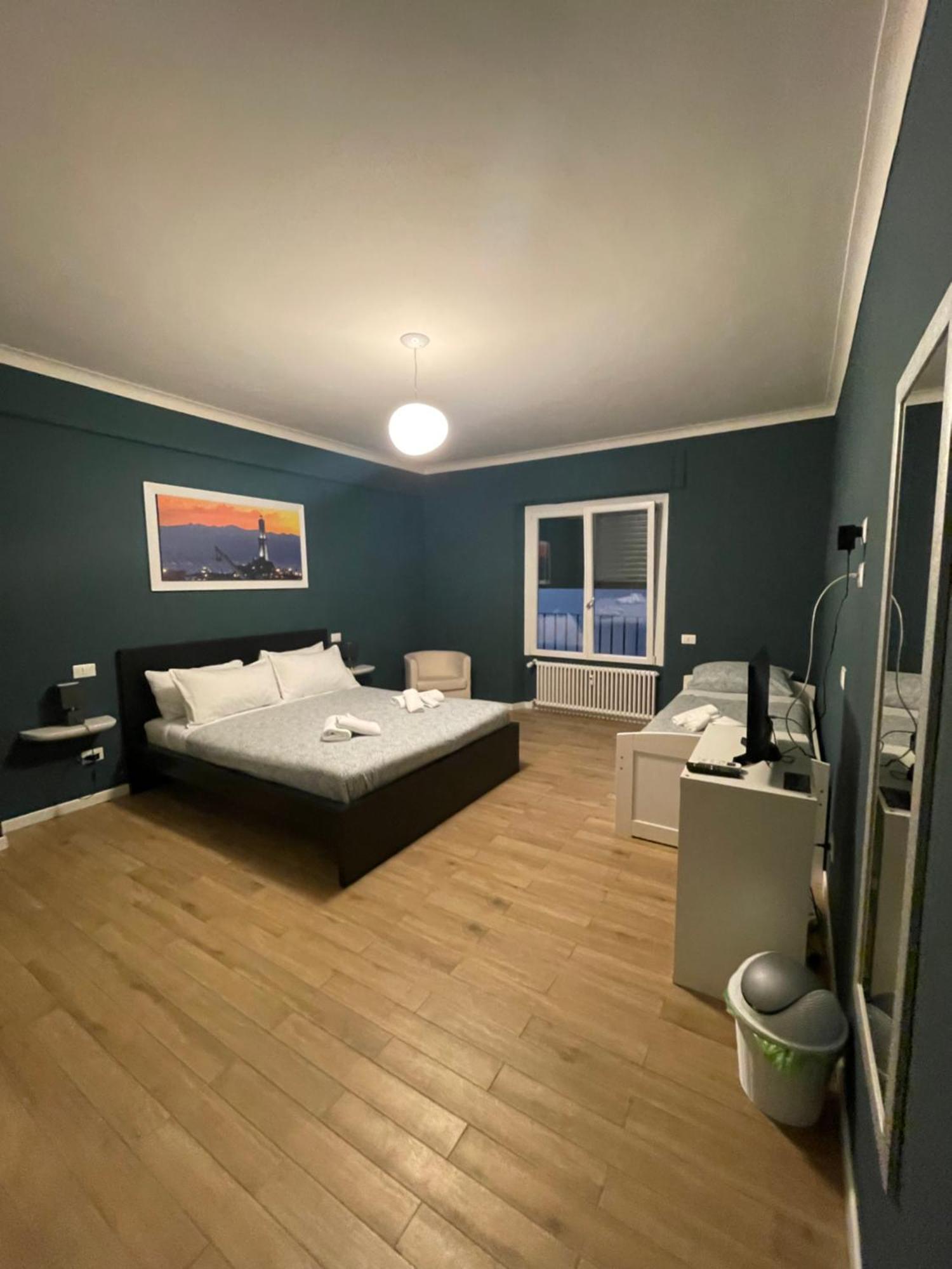 B&B Fossatello Affittacamere Генуя Экстерьер фото